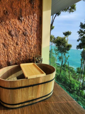 Cliff Lanta Suite